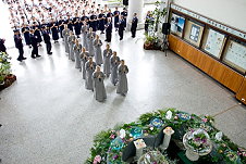 感恩精舍師父帶領全校師生，共同舉行浴佛典禮