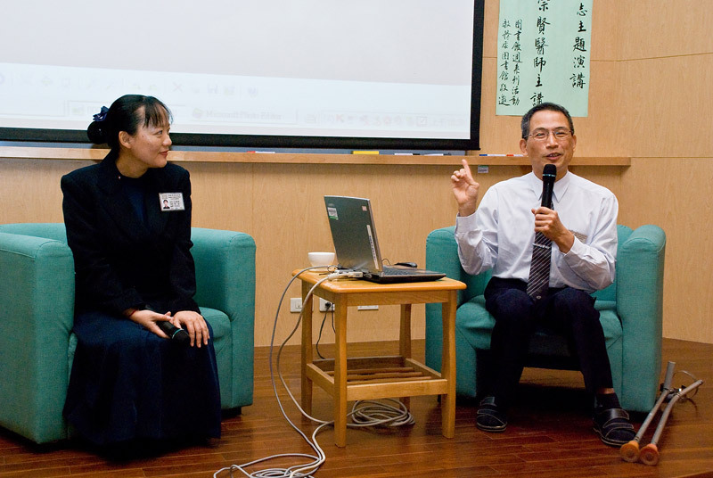 蔡醫師以自己為教材來勉勵大家,好手好腳的人更應該努力向上