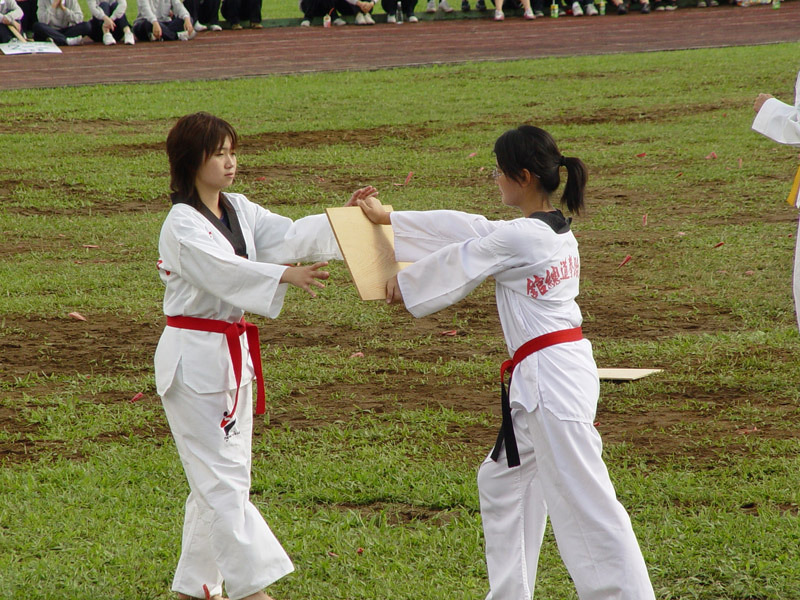 跆拳道社精采的表演