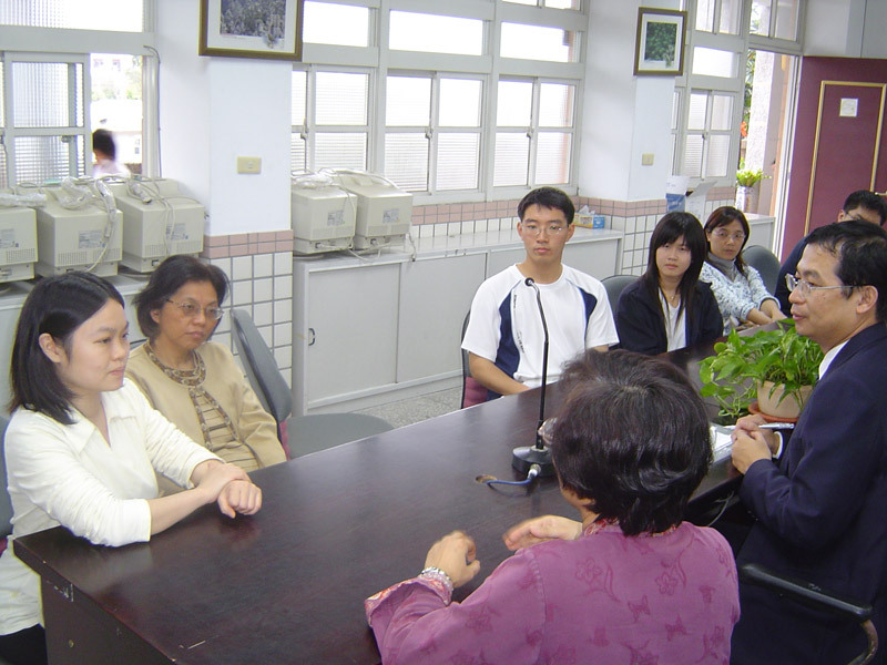 與班導師討論改進課輔方式
